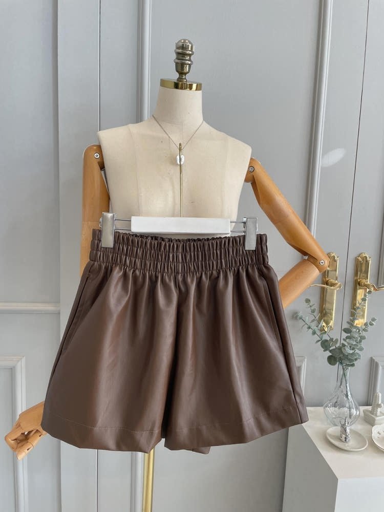 Vegan Leather Mid-Short Pants