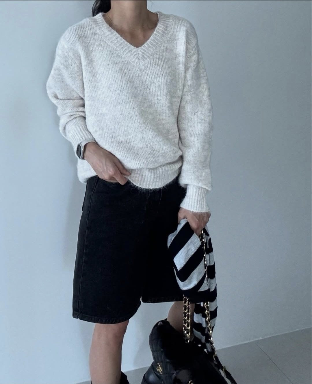 ✨️NEW ARRIVAL✨️ 🌿Beaver V-Neck Knit Sweater