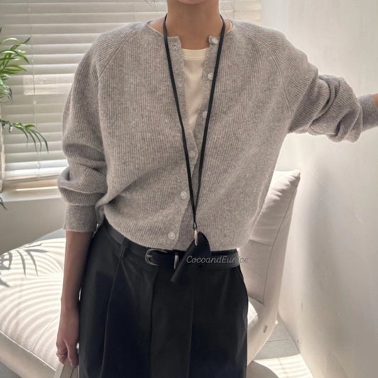 ✨️NEW ARRIVAL✨️🌿Classic Round-Neck Knit Cardigan