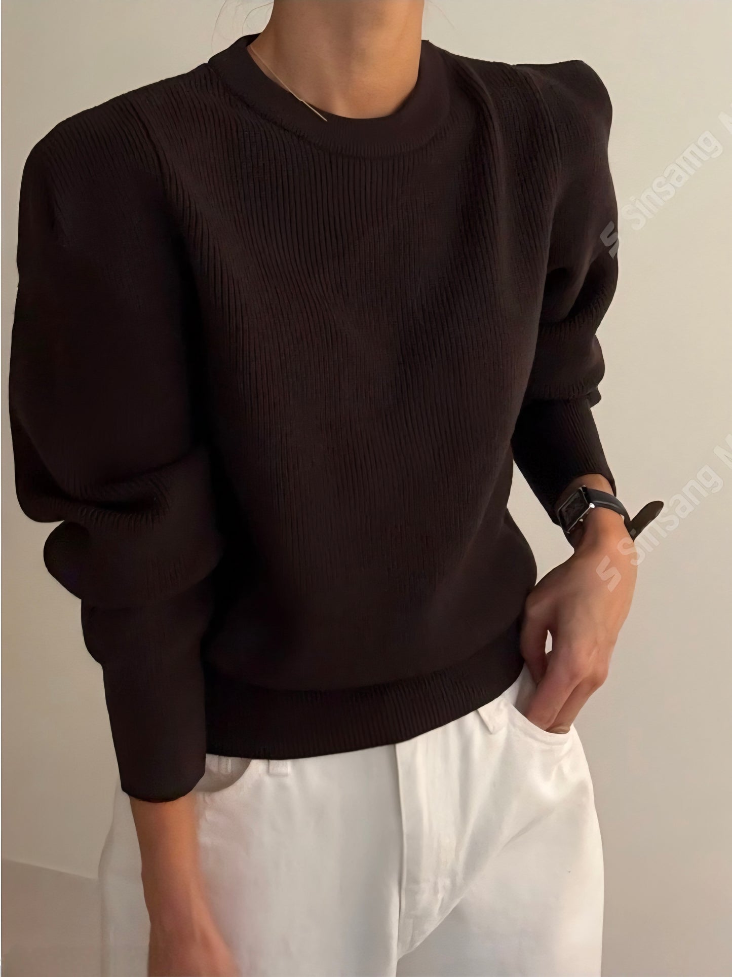 Elegant shoulder up knit